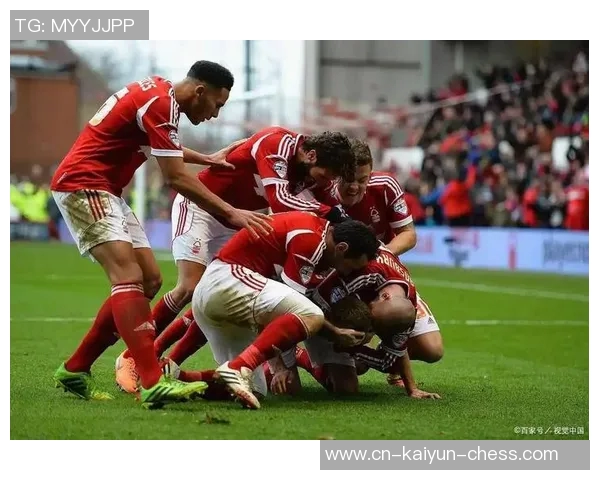 利兹联与诺丁汉森林的激烈对决谁将赢得英冠赛季的荣耀与未来