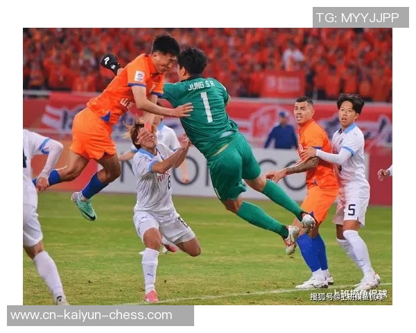 蔚山现代与绿地申花激战正酣谁能在亚冠赛场上笑到最后